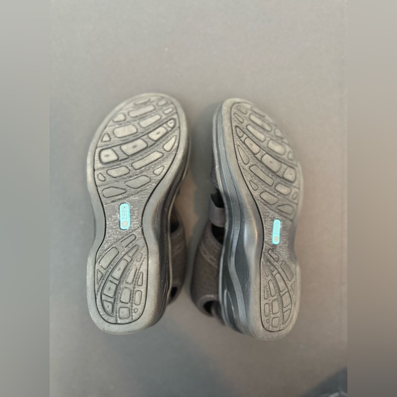 Bzees sandals, size 9 - Picture 7 of 7